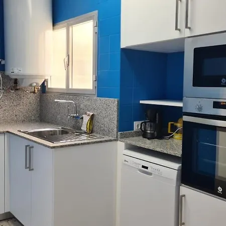 Agi Avenida Apartment Roses