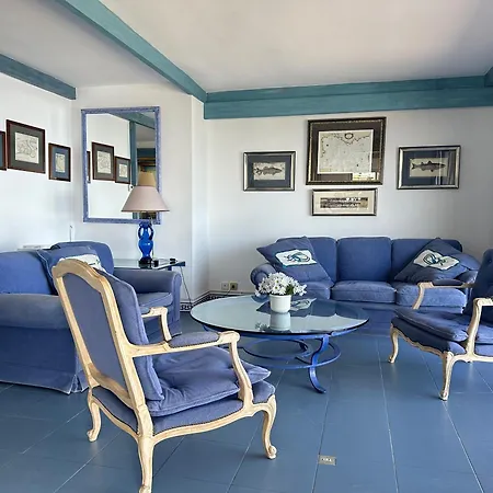 Agi Avenida Apartment