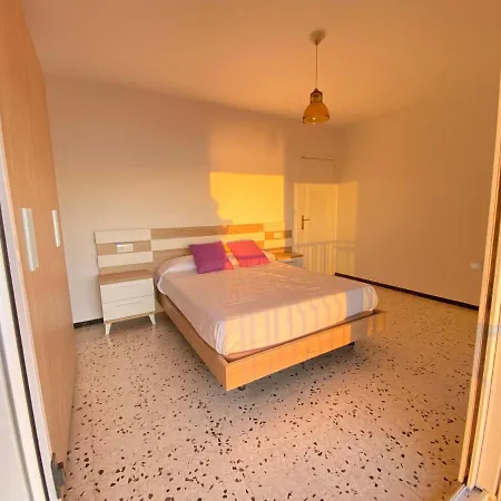 Agi Avenida Apartment Roses