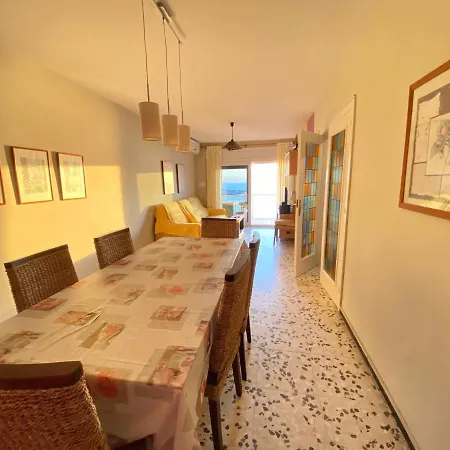 Agi Avenida Apartment *