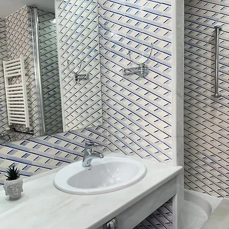 Agi Avenida Apartamento Rosas
