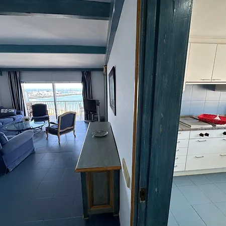 Agi Avenida Apartamento Rosas