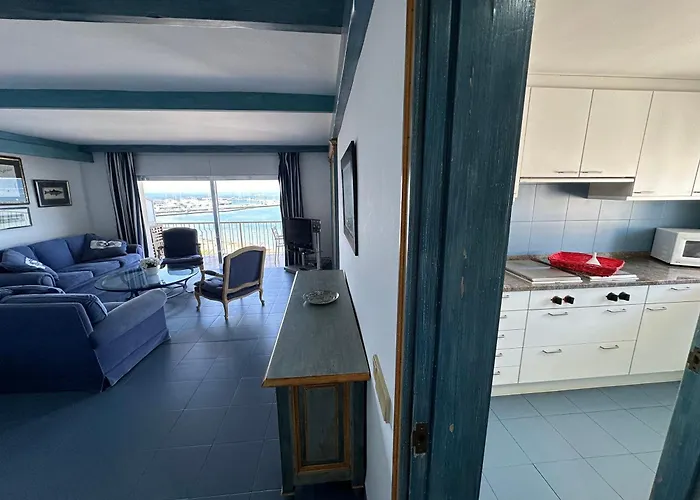 Agi Avenida Apartament Roses